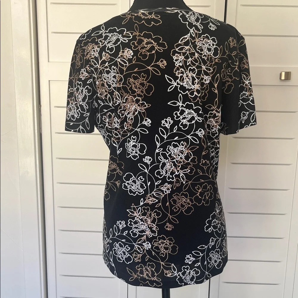 Chico's Black Short-Sleeve Floral Outline Tee Top Sz 1 - Picture 6 of 12